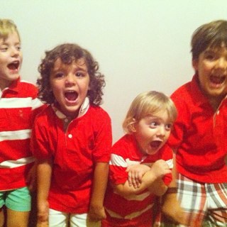 Olá, pessoal ! estamos aquii pra dizer o quanto nós amamos os priminhos mais lindoos da Familia Valadão :) junte-se a nós.. Deus abençõe !