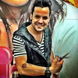Gil Ferraz é um Cabeleireiro que cuida da beleza e vitalidade dos cabelos,por meio de escovas, químicas e tesouras, para mantê-los sempre com a estética ideal.