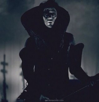 I LOVE MARILYN MANSON!!! I also like slipknot and pretty much every metal band in the 80's and 90's !