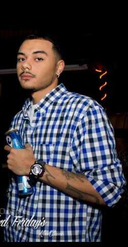 Lake Charles native, 22yrs old, single, laid back, hoopa, hard worker, striving 4 success