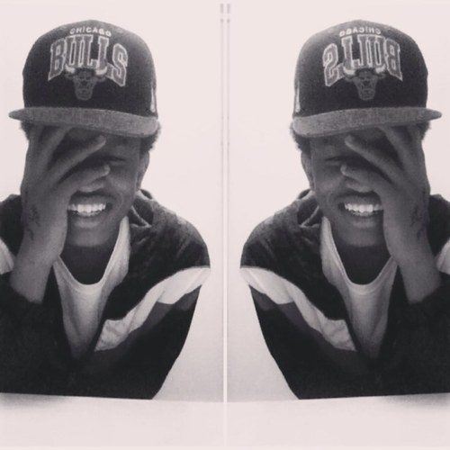 orlando simon . feb,7 . single , but anyway follow me on instagram ; [ @orlandosimon_ ]