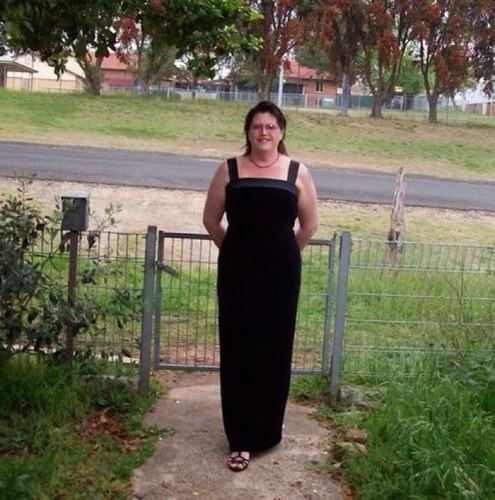 just an ordinary wife & mum who loves her family dearly & would do anything for her friends & i think crabbers, vampires, werewolves & ricky gervais ROCK