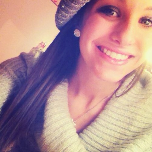 _AshleeNikole's profile picture. ash. 17. SENIOR. my life isn't easy, & i don't ever expect it to be. follow me & ill follow back. #classof2013