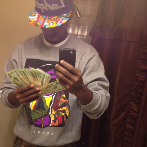 im a down to earth dude who love to venture out and get money how about u