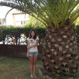 tengo un canal en youtube que de llama saraysusilovenutella
SUSCRIBETE YA!!