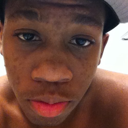 Im a young man who's just trying to make it out of battle creek and chase his dream and get some where in life .