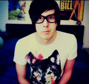 so I'm kinda in love with ed sheeran, muse, maroon 5, dan and phil, ymas, alex day.. and chocolate..