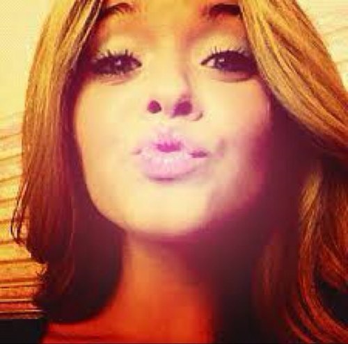 Amy • Dedicated To Music • Student • Dylan is my best friend • Single. Nice to meet you ❤
