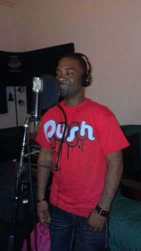 Recording Artist/ Songwriter/ CEO of @BullyFaceEnt/ #TeamCaliRadio/ #BFE / #TeamBFE Sponsored by http://t.co/arZYjsSf Bookings 323.250.6982