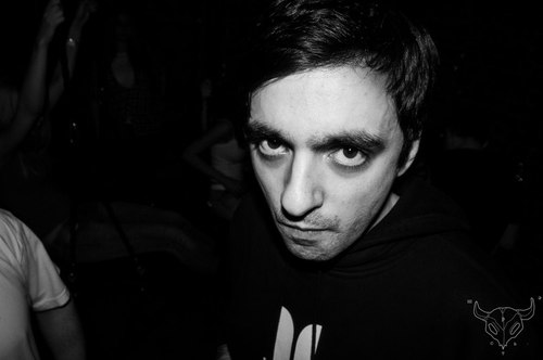 ArtsBush's profile picture. темно