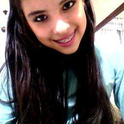 Sou aquela garotinha branca, dos cabelos pretos e dos olhos castanhos,segue e saberá mais :P