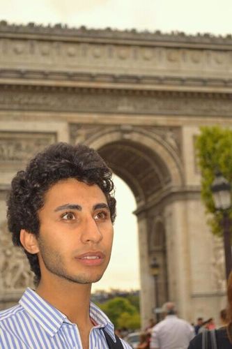 مؤمن أن ملامح شخصيه كل واحد فينا، هي نتاج صداقات و بيئه و قرائات.So hopefully my tweets make a change in your life or at least draw a smile on your face ;)