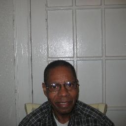 Online business owner, helping and teaching people how to generate a fully automated and profitable internet business