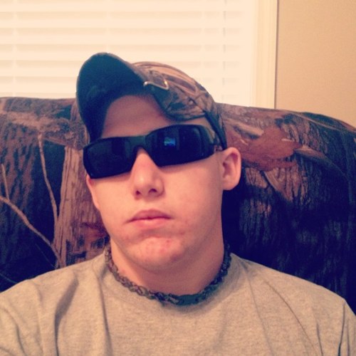 I like to hunt, fish, shoot skeets, ride four wheelers, party, mudding & thats all yall need to know!