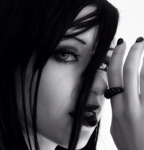I love @jakes_swan and @bellas_jake forever i will do anything to protect them. Im a special vampire, I've never touched a human for blood only animals (RP 21+)