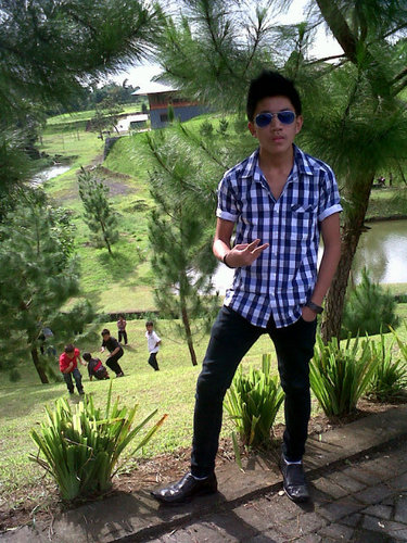 My name : Brian Taroreh  | Born : Tmohon, 6 january 1998 | I ♥ Jesus ♥ My self ♥ Family ♥ Friends I single I  2A244E27  GodBless :D