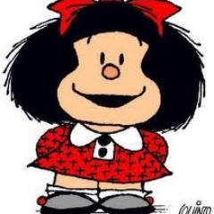 Genia bajita. Nena terrible, simpática y atrevida. Preocupada por la humanidad y optimista de la paz mundial. Cuenta que rinde tributo a #Mafalda de Quino.