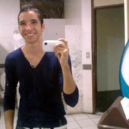 Vivemos constantemente buscando a pessoa com quem vamos dividir nossos sonhos e nossos momentos. Pra mim a busca terminou no instante em que te conheci....