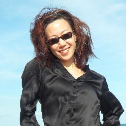 Nutrionist, Holistic Health and Wellness practioner, love people, love social with people online and offline.
