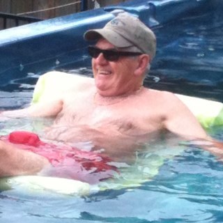 lennybee14's profile picture. ❤️🤍 swans bloods organic Gardner … “mugs r for drinking out of not falling in to.😜😜”