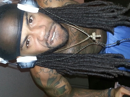 im vel johnson.. Hoop is my life and sky is da limit.. Ima make it just gotta b patient.. ##TeamBALLGaME!!! #InkedupShawty #Dreadhead #Ifigobrokeimatakeurmoney