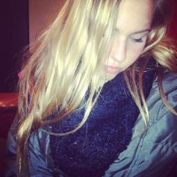 I wish I was your cell phone, being touched frequently, updated often and can't go without. ♥