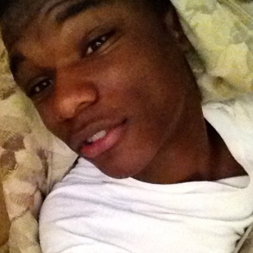 Love to sing dance act if u want more follow me or add me on facebook creemel chisholm