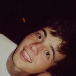'' Nunca mude teu geito , pois quem te ama nao te modifica te completa ''