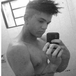 a ceila fala da genti é deficil facil é fala dos outras, eu so apenas um q tem 1001 defeitos como vc mais fais demin unico mais eu tbm tenho muitas qualidades