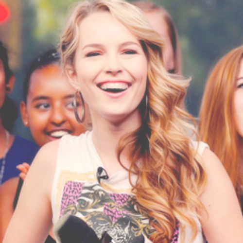hello my name is victoria nice to meet you, i think you're famous were have i seen you?