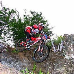 uBay_DH's profile picture. Life is Never Easy
(To ayah dan ibu . One day I will make you proud . I promise? :) ♥