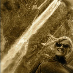 amynbest's profile picture. 