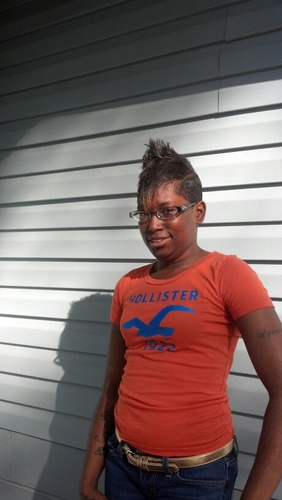 LOVE TO SHOP, ALL ABOUT MY MONEY, AND LOVE MI FAM AND TXTIN