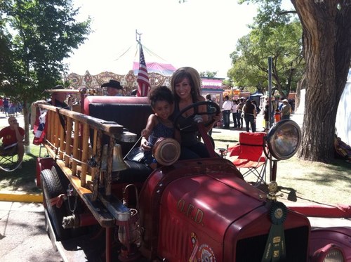 LauriePT2002's profile picture. 