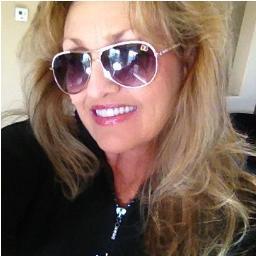 Just A Girl With A Dream!    Obsessed Blogger,I tweet about what I love: fashion, glamour, celebrity, make-up & SHOES! Opinionated !!!