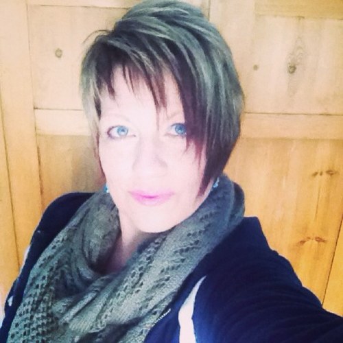 Im 47 mum of 3 boys ! Live in uk , have lost 108 lb ( 10 lb  to go!) love life! Challenges , climbed killimanjaro 2 yrs ago raising £38,000 for breastcancer . !