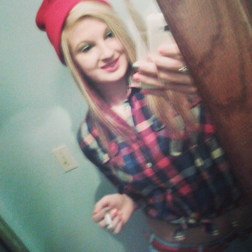 Never beilieve a man's word , Never fall for a women . Openly bisexual & proud ! its a cold , cold world ; better prepare yurself now \ ❤
