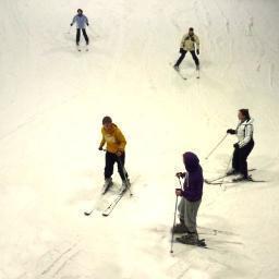 FANS OF THE SNOWDOME INDOOR #SNOW #SKI FACILITY! Skiers, if you love to ski at The Snowdome, follow this Twitter account #Tamworth #Birmingham #UK