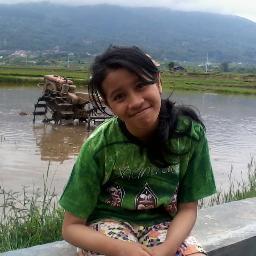 Just SMILE at your PROBLEM ☺☺ ☺ | SINGLE \m/ | 03 April 1999♥♥ (my birthday wkwkwk☺☺) follback?? just mention =)