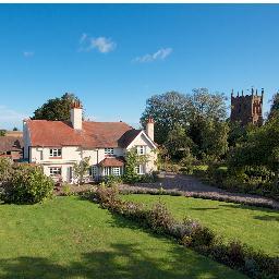 Picturesque Farmhouse Bed & Breakfast in charming Shropshire village 3 Large double bedrooms - All en suite. Now offering on-line booking