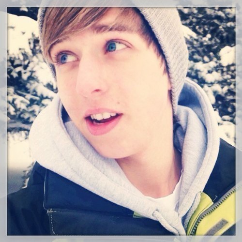 YouTuber / Owner of Best Daily Cod Clips: http://t.co/KNYQd9vU
