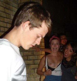 cuntimcunterson's profile picture. Prangy bastard