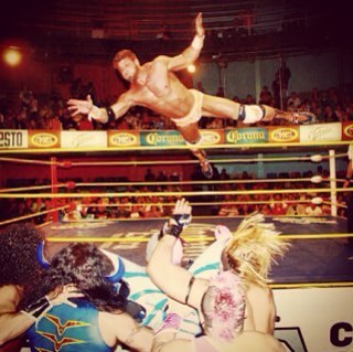 luchador CMLL, Ury Petrovsky en Porque el Amor Manda, escritor de Marco Corleone : Las Primeras Luchas de mi Vida amo a Dios, y amigo de todos!!