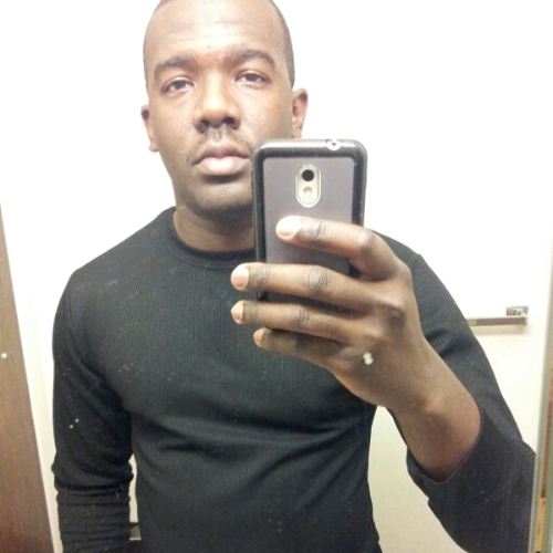 J_Elliott921's profile picture. 