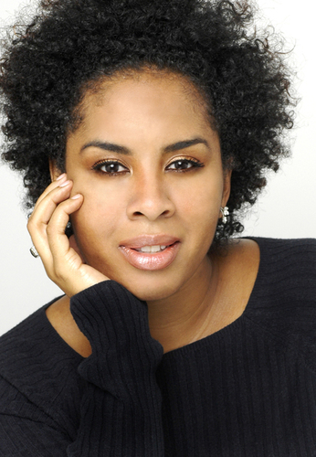 makeup artist with firece talentcheck out my blog  www.deshawnlovesmakeup@blogspot.com