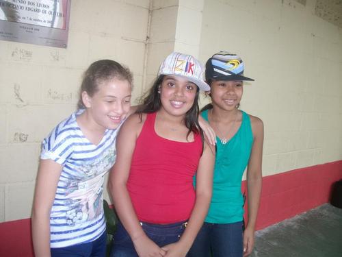 adoro minhas amigas ,curtu muito elas e e e só nao si mais
