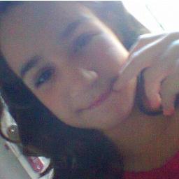 Eu sou do tipo que lê mil vezes, a mesma coisa. Só pra ter o gosto de sorrir denovo.. :$ I am Beautiful hahaha ^-^