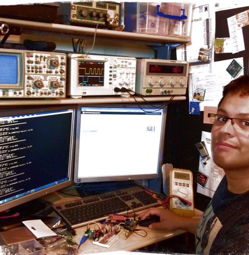 Techie interested in electronics, astronomy, physics, computing, engineering, aviation, chess, skating and music. Callsign 2E0TFJ