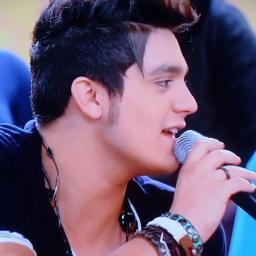 O vento me trouxe até você, não foi nada fácil,
mas é preciso lutar pra vencer.. ♥ (@luansantana) | Seguido pelo Luan dia: 25/08/2012 | Since: 06/02/2012.