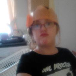 I LOVE COOKIES 
I AM THE COOKIE MONSTER 
ARRRR
I AM BESTIEZ WITH AIMEE CLARK AND JODI ROCHE 
I AM MARRIED TO ONE DIRECTION